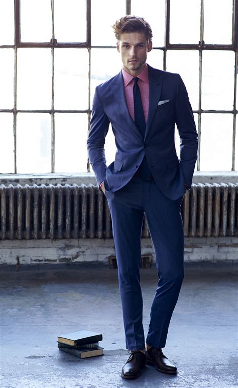 navy suit pink tie colors.